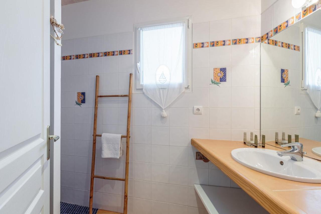 Nice Studio With Veranda Nearby The Beach In La Flotte - Welkeys Экстерьер фото